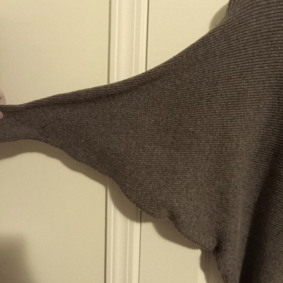 Zara sweater - Picture 2 of 3